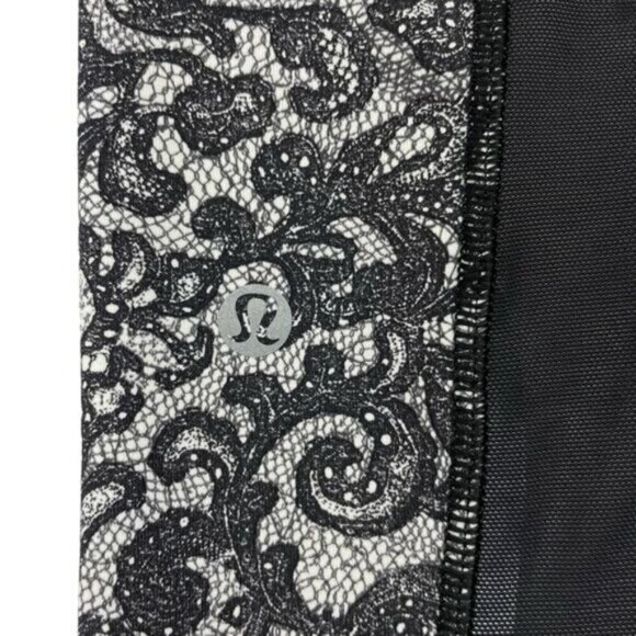 Lululemon Outrun 17" Crop Womens Size 4 Activewear Mini Cinder Lace White Black - Picture 12 of 13